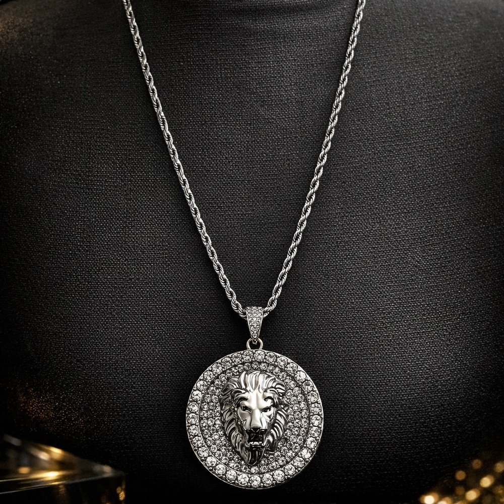 DEVIE STATEMENT NECKLACE